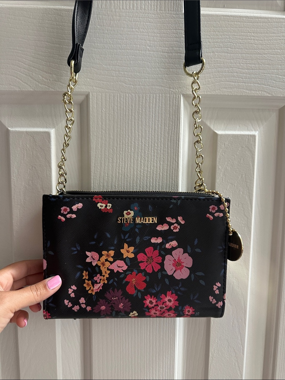 Steve Madden Black Floral Crossbody with Gold Chain Strap Arsty Boho Girly